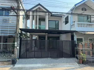 For Sale Townhouse/Townhome  , Saranrom , Nawamin , Bung Kum , Bangkok , CX-153155