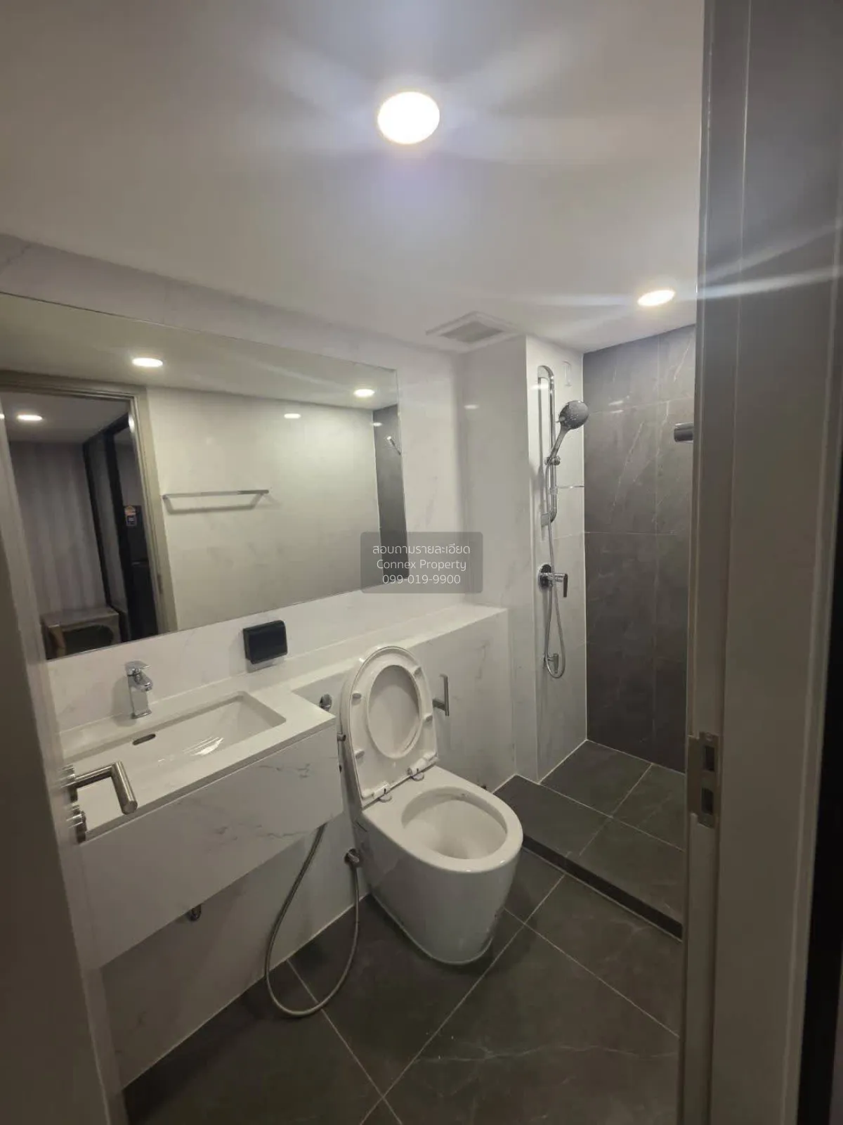 ขายคอนโด  ออริจิ้น ปลั๊ก แอนด์ เพลย์ สิรินธร สเตชั่น ดูเพล็กซ์ วิ