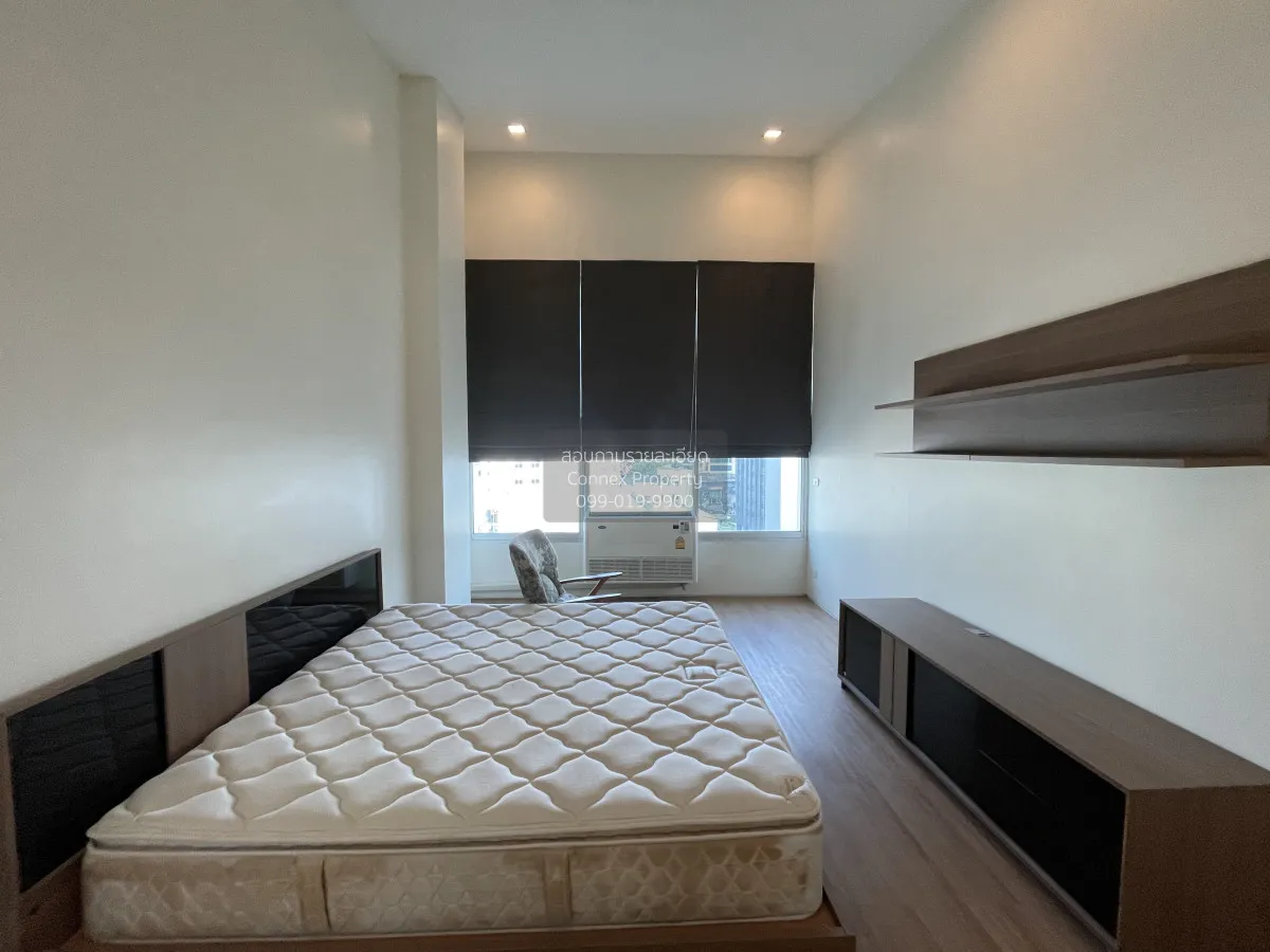 For Sale Condo , Villa Rachakhru , corner unit , wide frontage ,  3