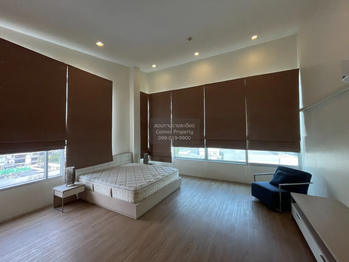 For Sale Condo , Villa Rachakhru , corner unit , wide frontage ,  4