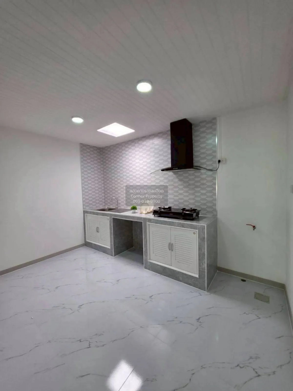 For Sale Townhouse/Townhome  , Monwadee Exclusive , wide frontage