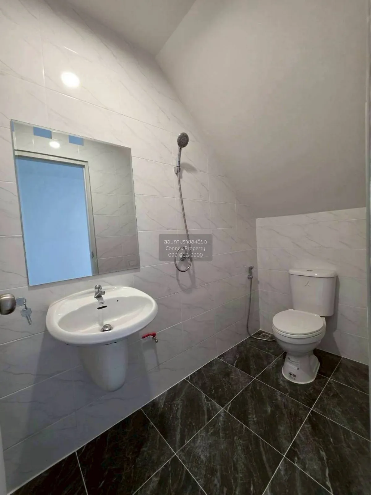 For Sale Townhouse/Townhome  , Monwadee Exclusive , wide frontage