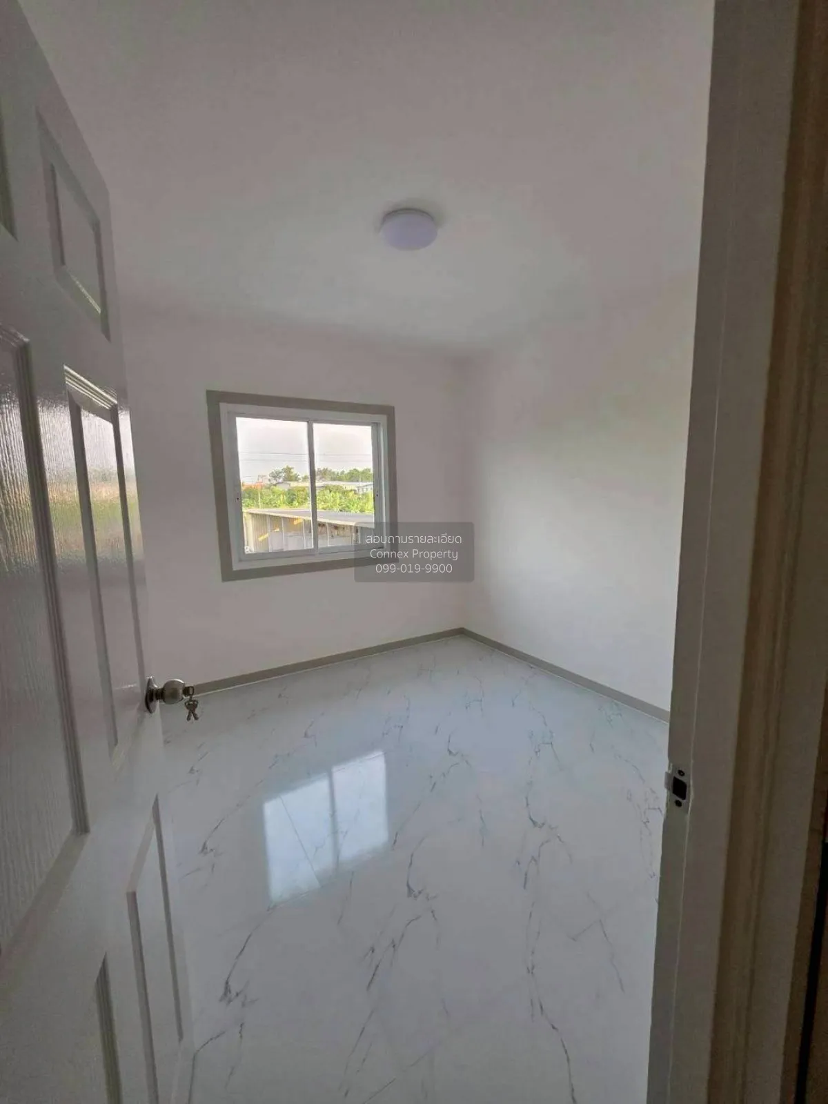 For Sale Townhouse/Townhome  , Monwadee Exclusive , wide frontage