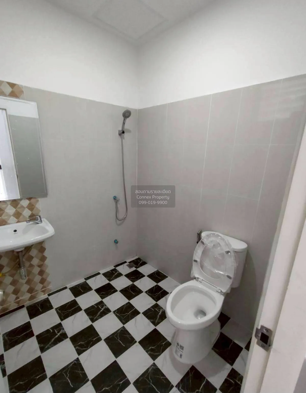 For Sale Townhouse/Townhome  , Baan Pruksa 18 Bangyai , newly ren