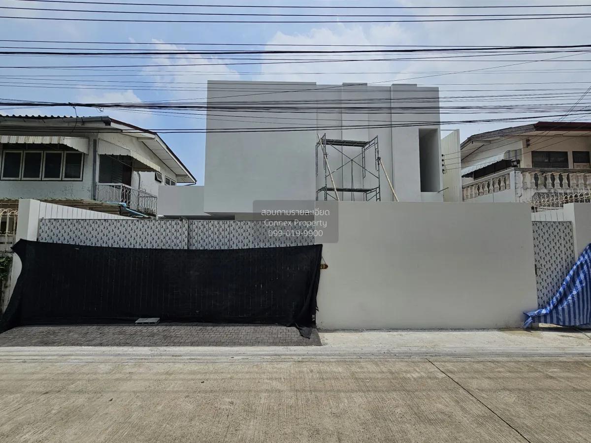 For Sale House , BAAN RIVA 42 , corner unit , newly renovated , C 1