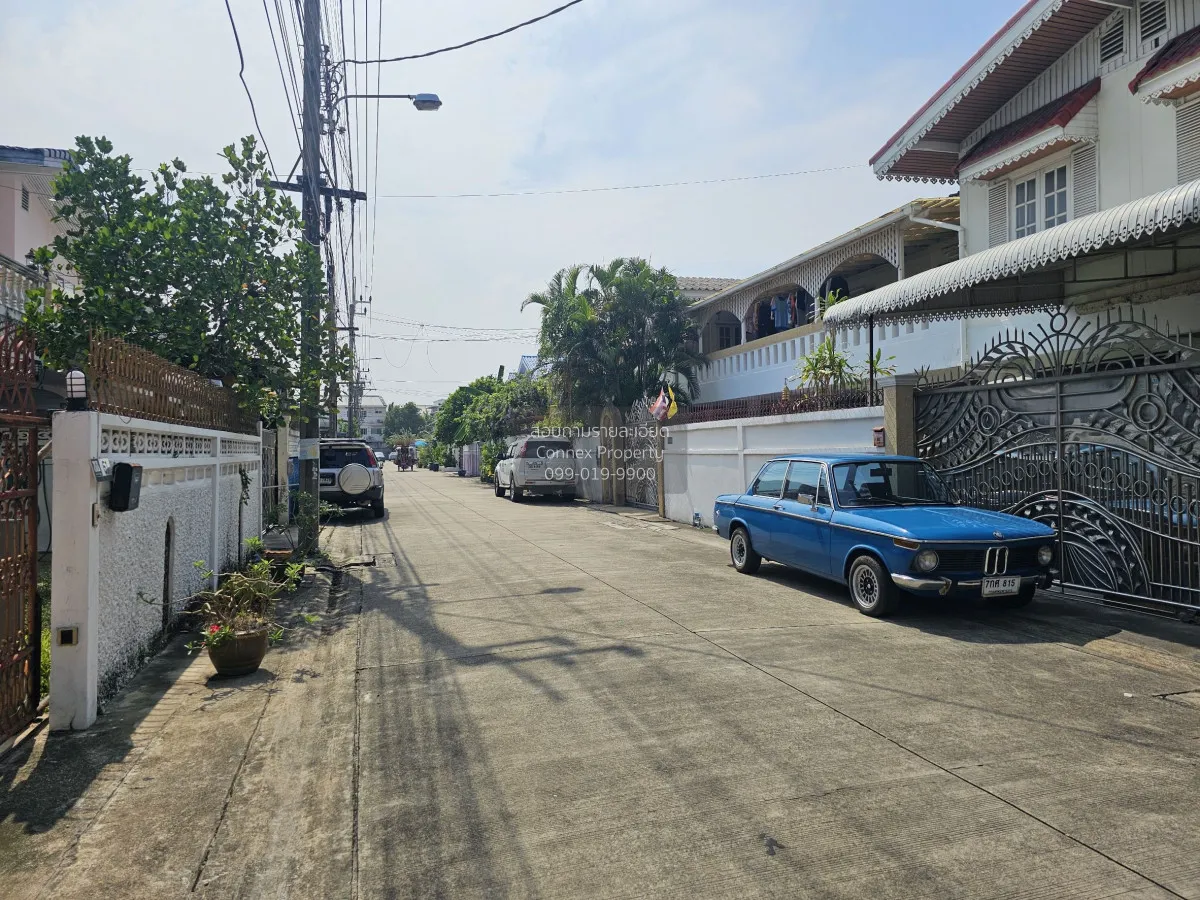 For Sale House , BAAN RIVA 42 , corner unit , newly renovated , C 2
