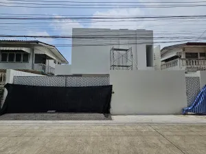 For Sale House , BAAN RIVA 42 , corner unit , newly renovated , Chankasem , Chatuchak , Bangkok , CX-153330