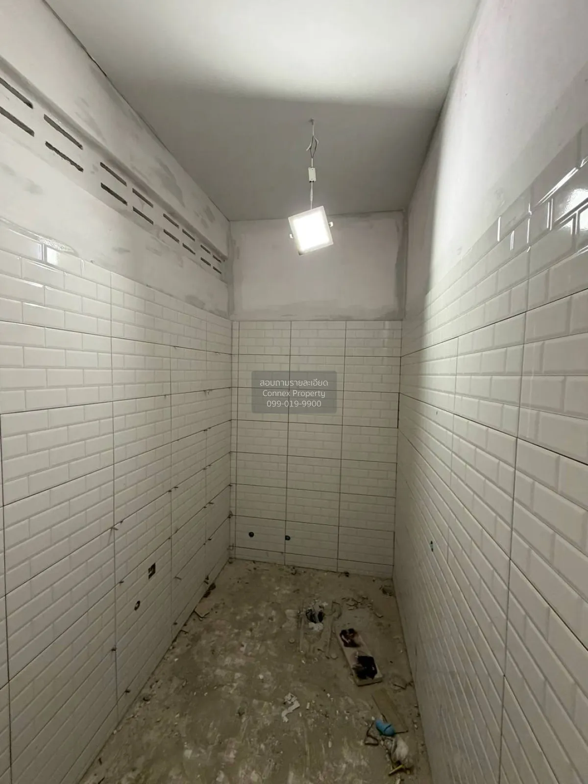 Newly renovated 2-Stoery townhouse in soi Bang Sri muang CX-15348