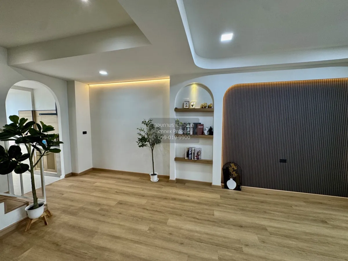 ขายทาวน์เฮ้าส์/ทาวน์โฮม  บ้าน อยู่เจริญ ลาดพร้าว 101 รีโนเวทใหม่  3