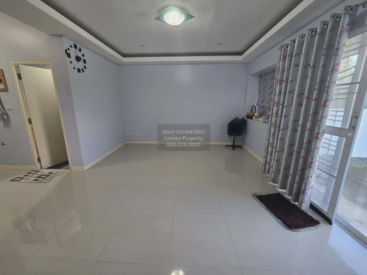Two-story townhome for sale in Indy Srinakarin Village, Soi Phatt 2