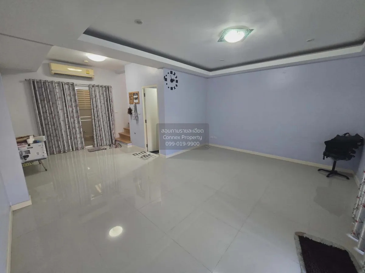 Two-story townhome for sale in Indy Srinakarin Village, Soi Phatt 3