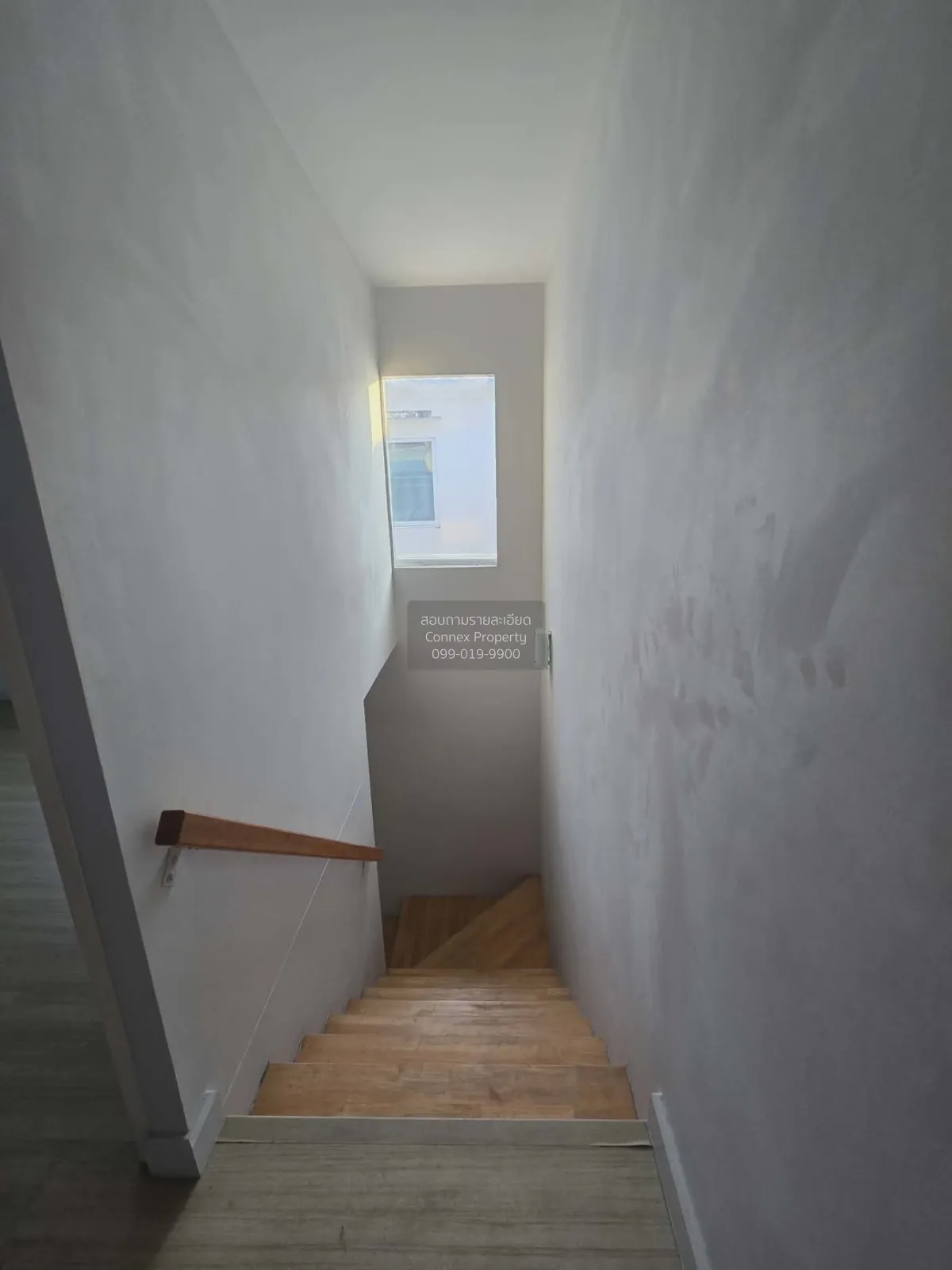 Two-story townhome for sale in Indy Srinakarin Village, Soi Phatt