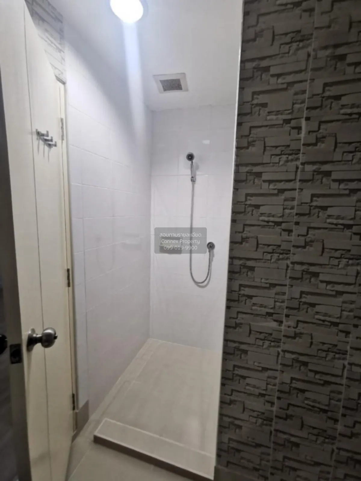 Two-story townhome for sale in Indy Srinakarin Village, Soi Phatt