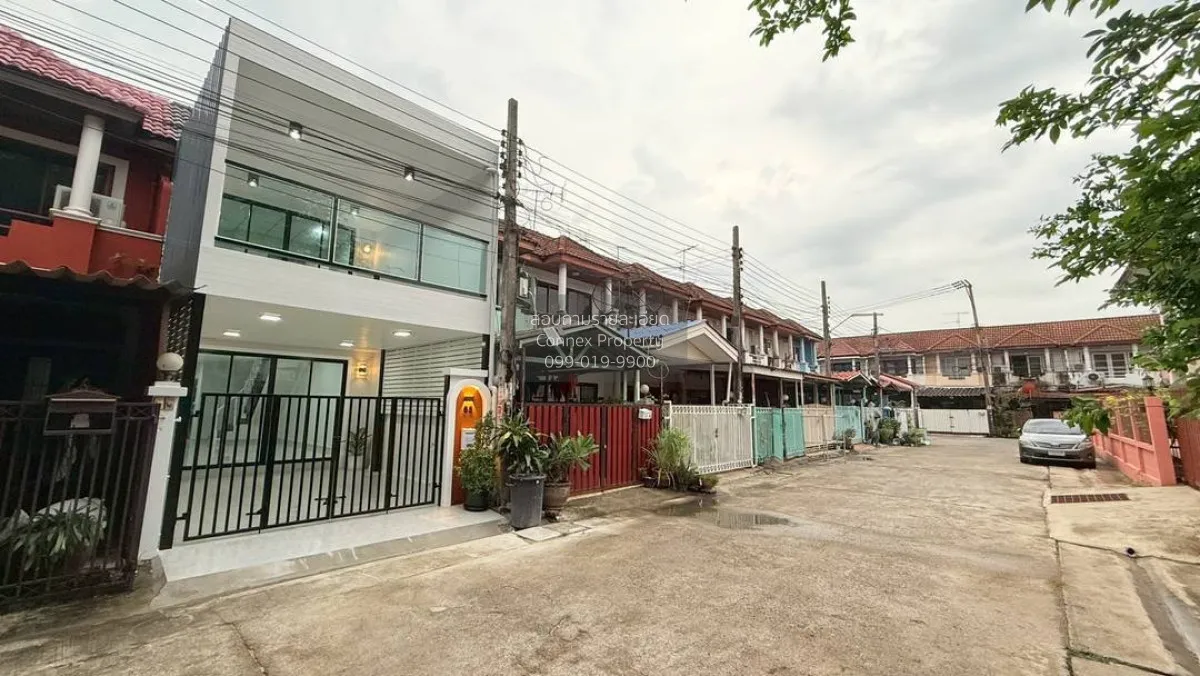 For Sale Townhouse/Townhome  , Baan Duriyanon , newly renovated ,