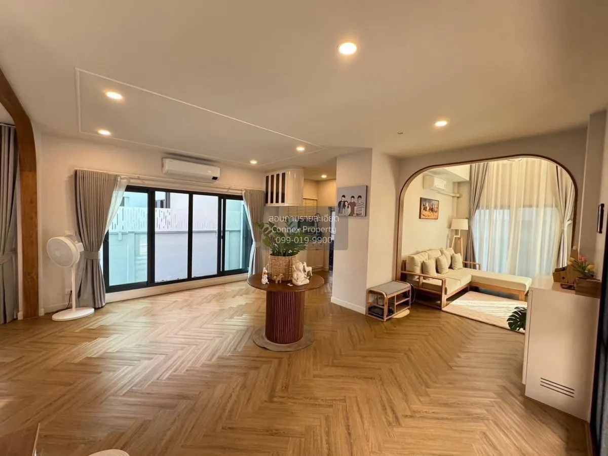 For Sale House , CENTRO Phahol-Vibhavadi 2 , nice view , wide fro 3