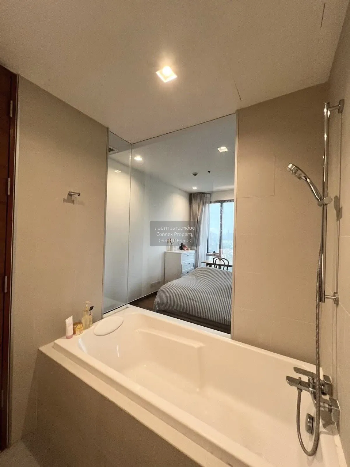 เช่าคอนโด  แอชตัน มอร์ฟ 38 ชั้นสูง ห้องมุม หน้ากว้าง BTS-ทองหล่อ 