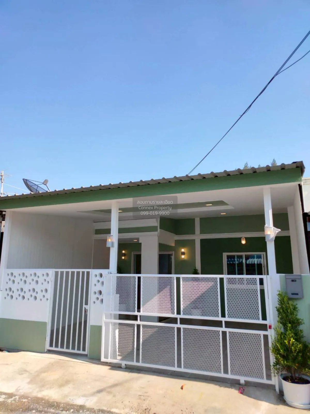 For Sale Townhouse/Townhome  , Moobaan Eklada , newly renovated , 1