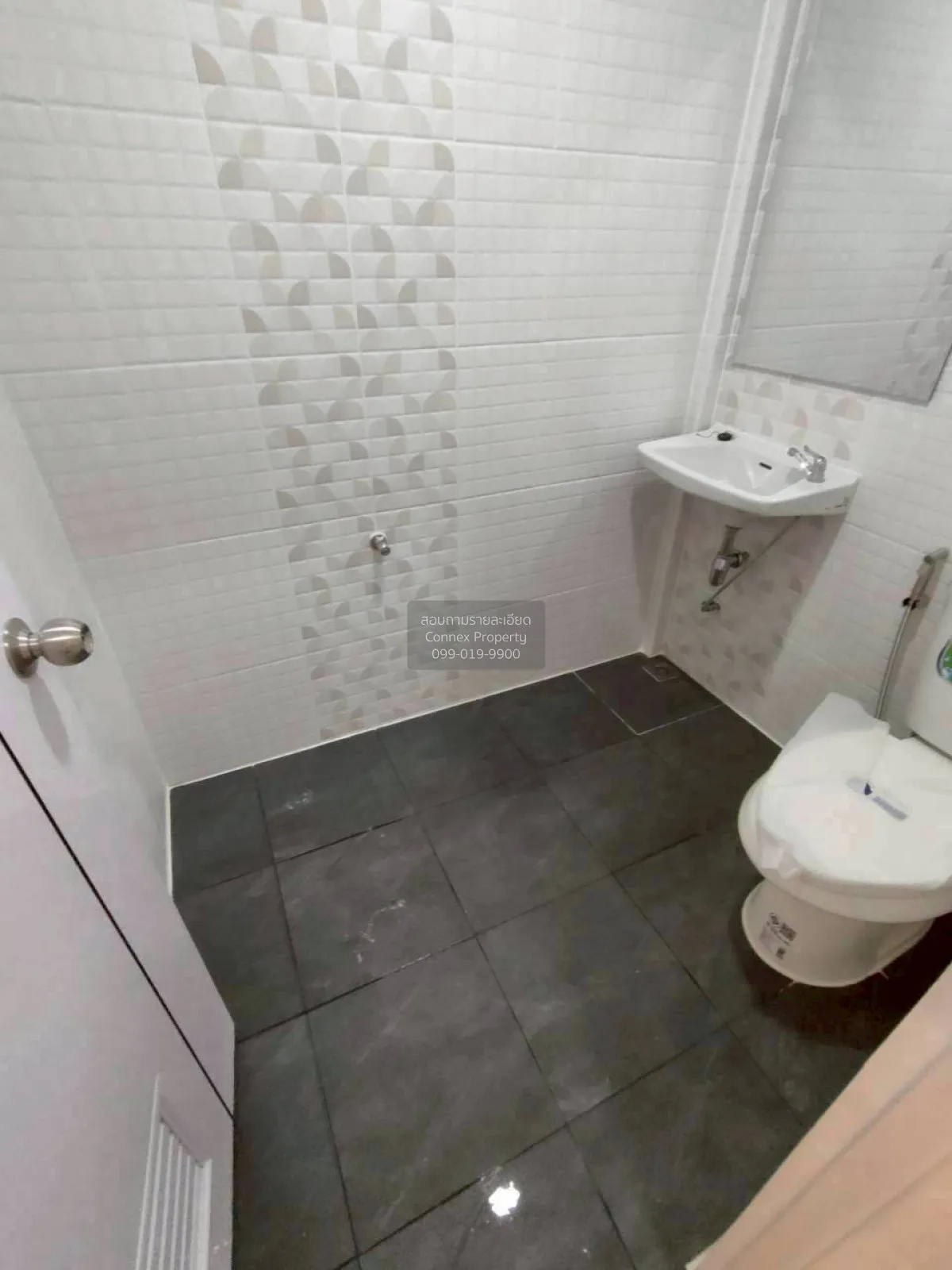 For Sale Townhouse/Townhome  , Moobaan Eklada , newly renovated ,
