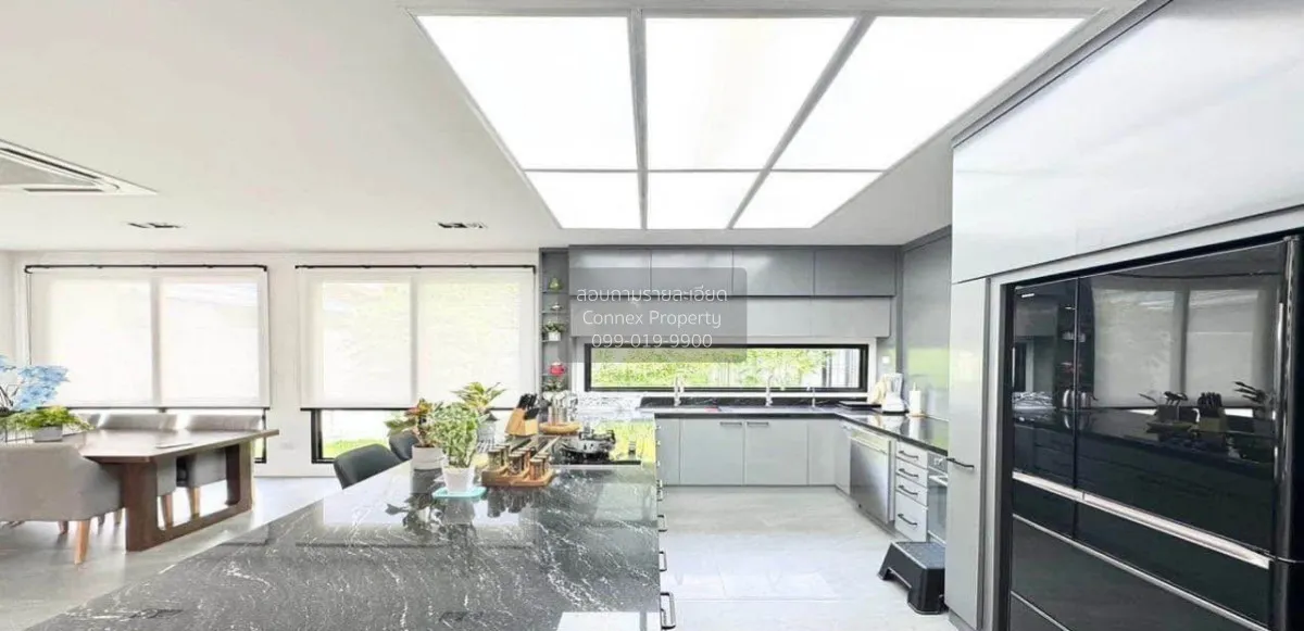 ขายบ้านเดี่ยวดีไซน์พิเศษ ที่ให้ความรู้สึกราวกับหลุดออกมาจากหนังใก