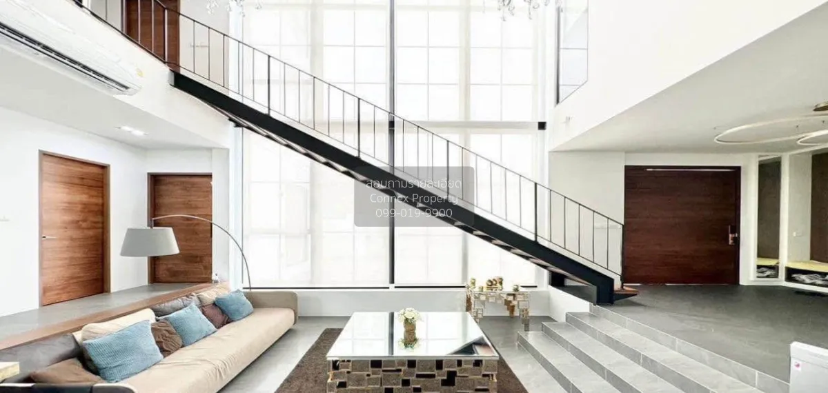 ขายบ้านเดี่ยวดีไซน์พิเศษ ที่ให้ความรู้สึกราวกับหลุดออกมาจากหนังใก