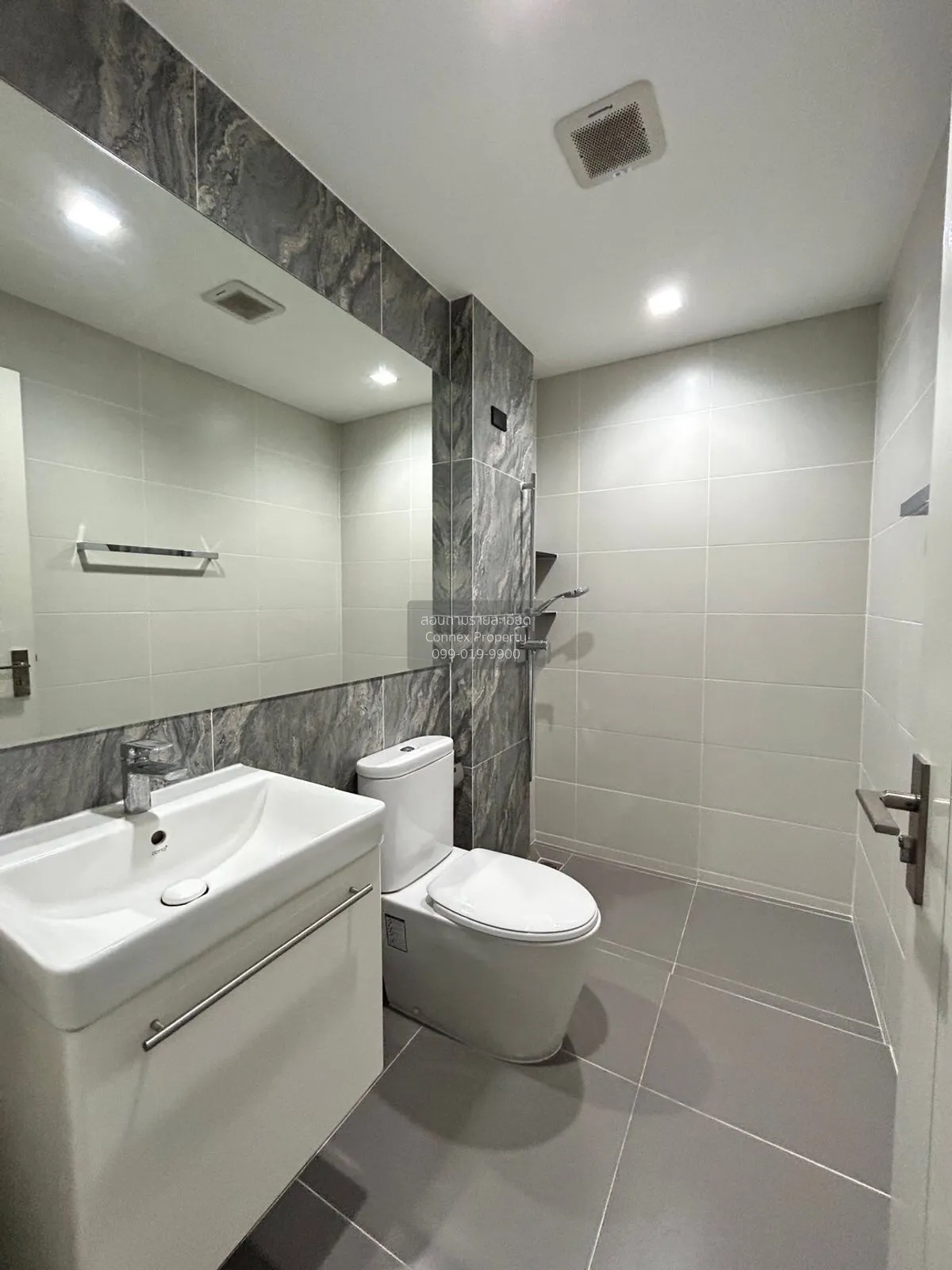 For Sale House , VENUE ID Motorway - Rama 9 , nice view , wide fr
