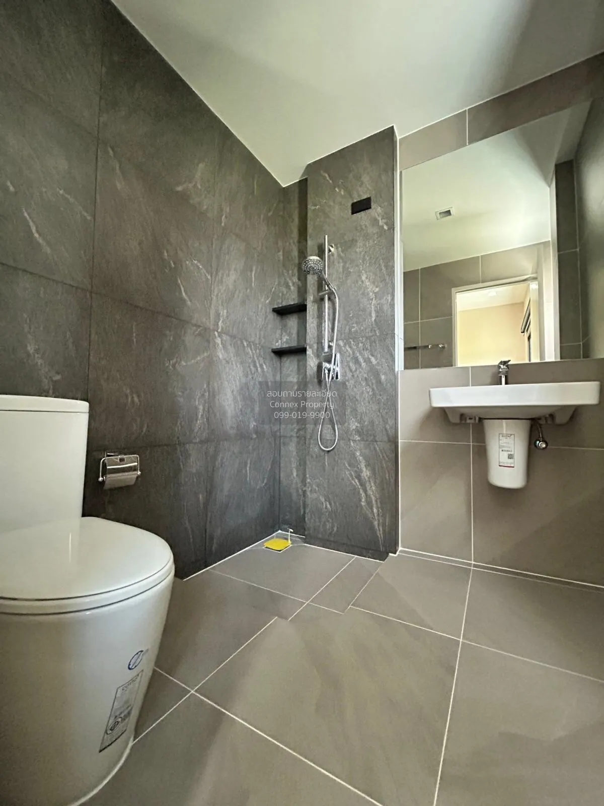For Sale House , VENUE ID Motorway - Rama 9 , nice view , wide fr