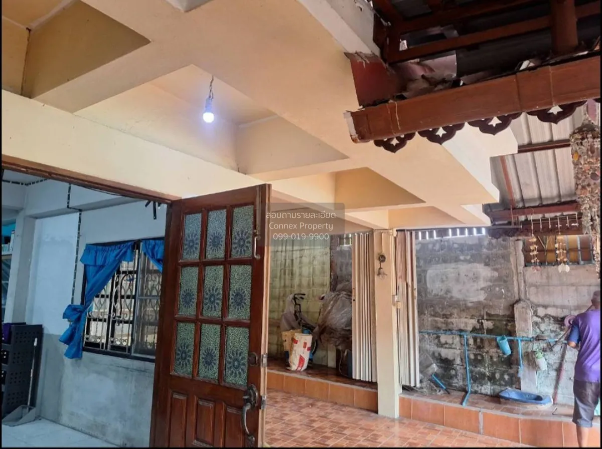 Two-story townhome for sale in Kanda Village, Soi 5, Nong Khaem, 