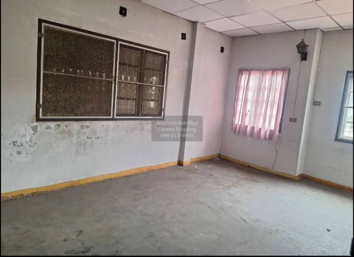 Two-story townhome for sale in Kanda Village, Soi 5, Nong Khaem, 