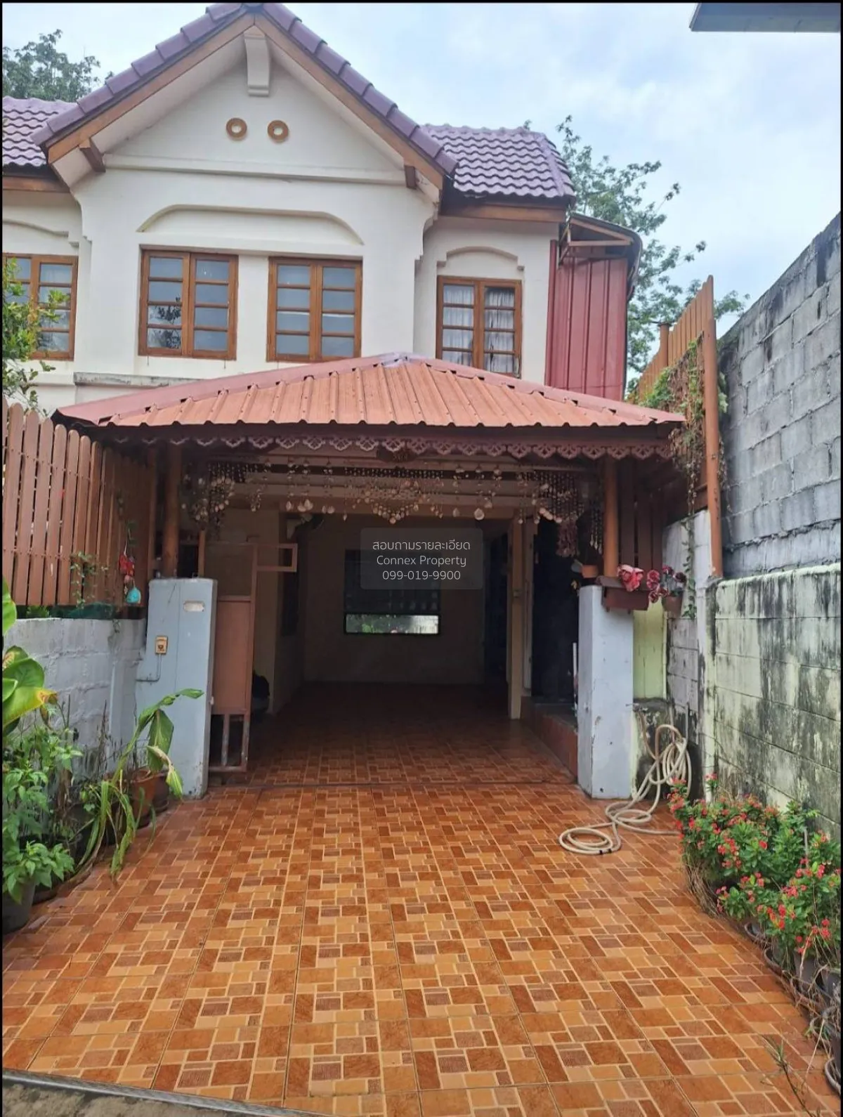 Two-story townhome for sale in Kanda Village, Soi 5, Nong Khaem, 