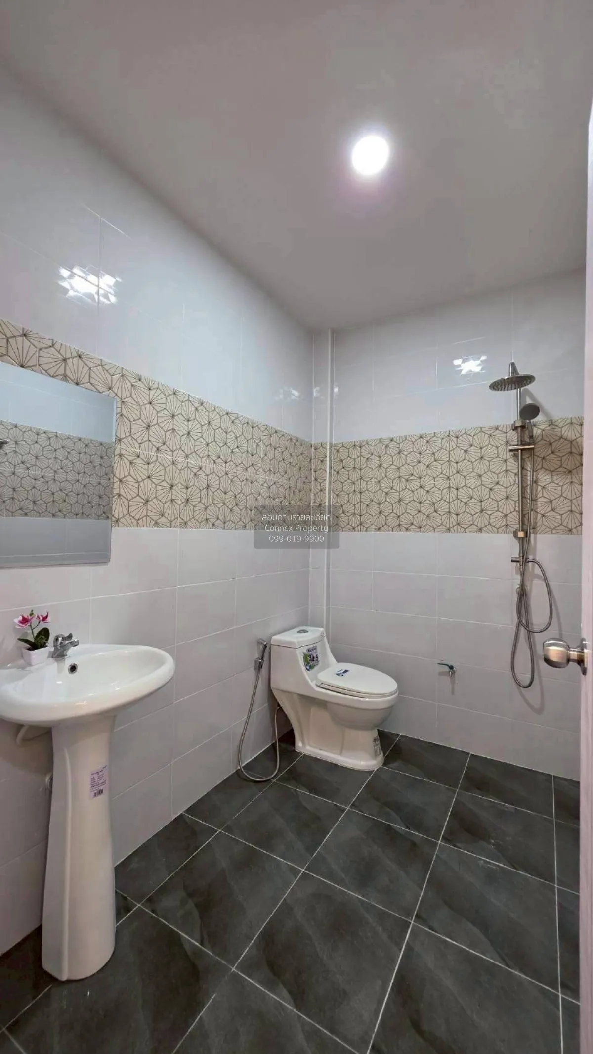 ขายทาวน์เฮ้าส์ 2 ชั้น พื้นที่ 25 ตารางวา รวดี 22 ตลาดขวัญ นนทบุรี