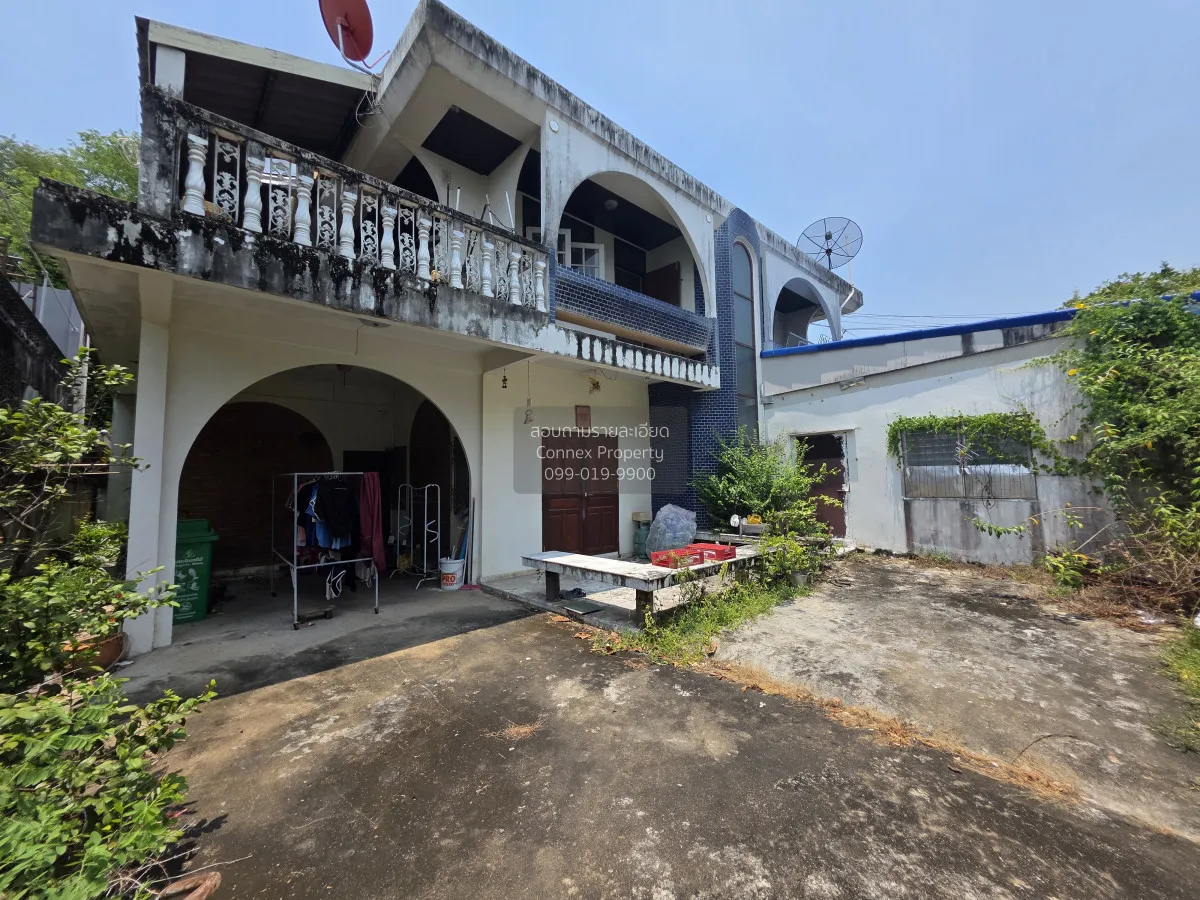For Sale A 2 - story detached house and a 4 - story apartment bui