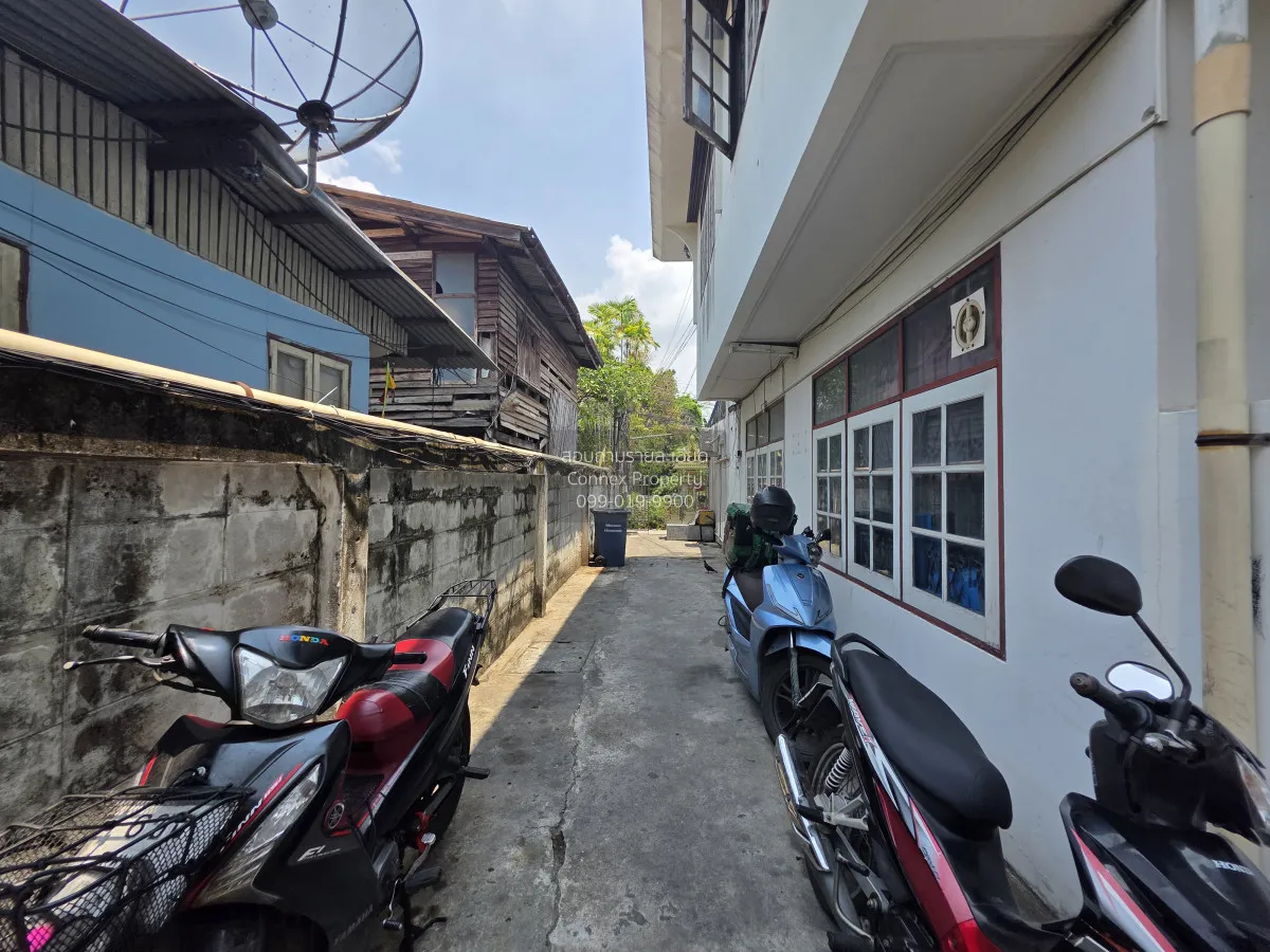 For Sale A 2 - story detached house and a 4 - story apartment bui