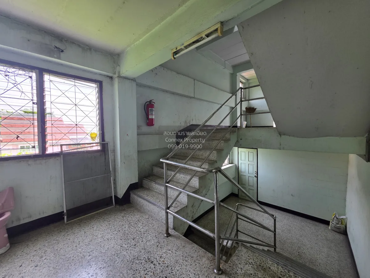 For Sale A 2 - story detached house and a 4 - story apartment bui