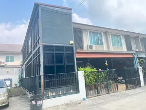 Two-story townhouse for sale in Pruksa Ville 66/2 Bangna-Namdaeng, Bang Kaeo, Bang Phli, Samut Prakan. CX-154112