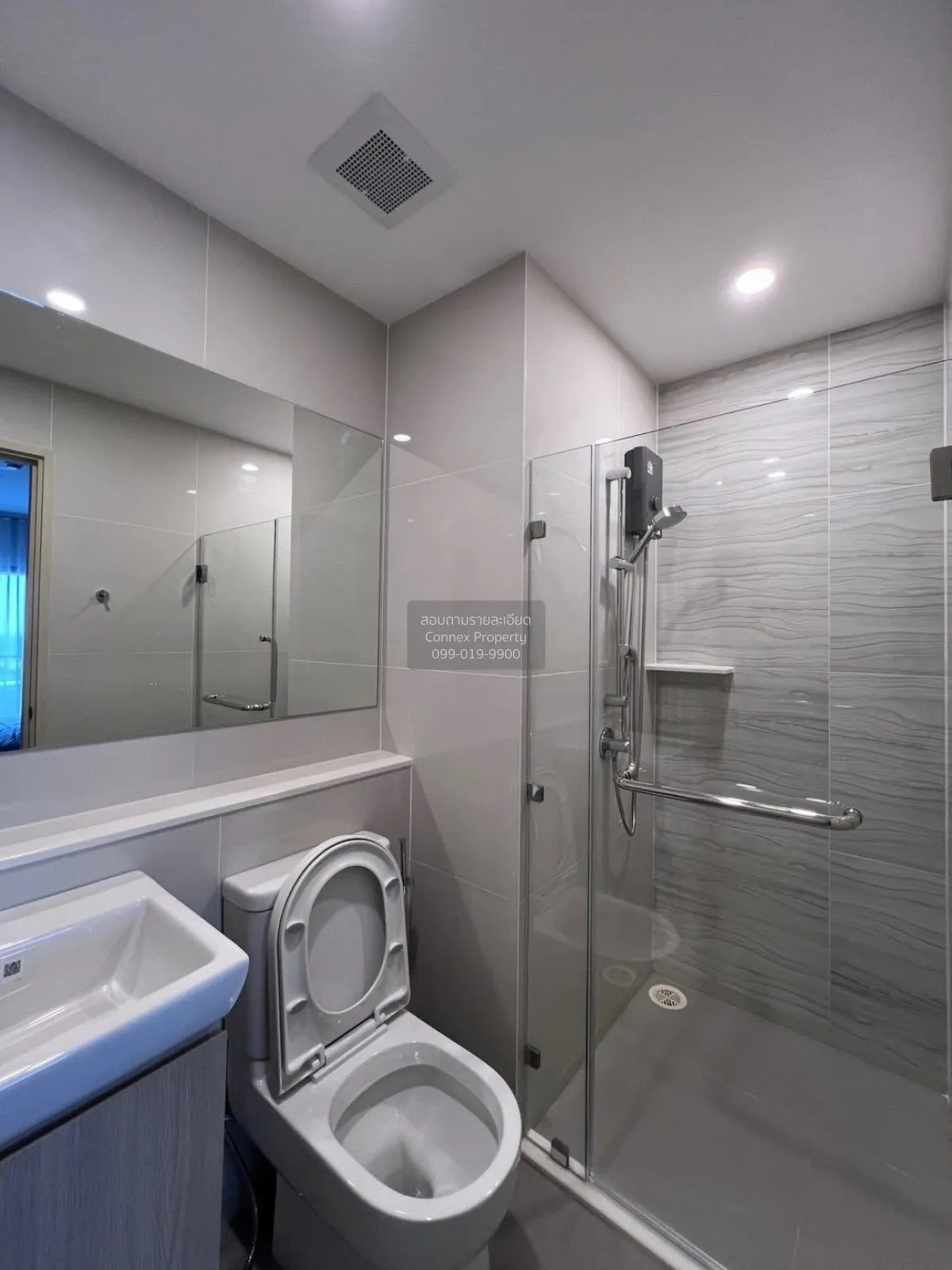 เช่าคอนโด  ไลฟ์ พระราม 4 - อโศก ชั้นสูง วิวแม่น้ำ คลองเตย เขต คลอ