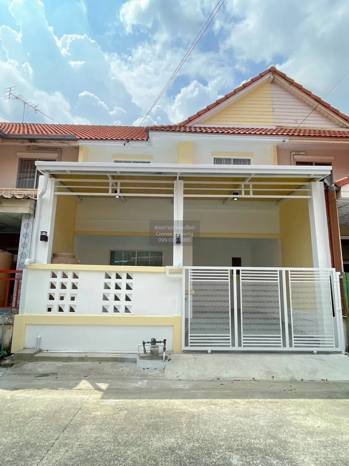 For Sale Townhouse/Townhome  , Baan Pruksa C , wide frontage , ne 1