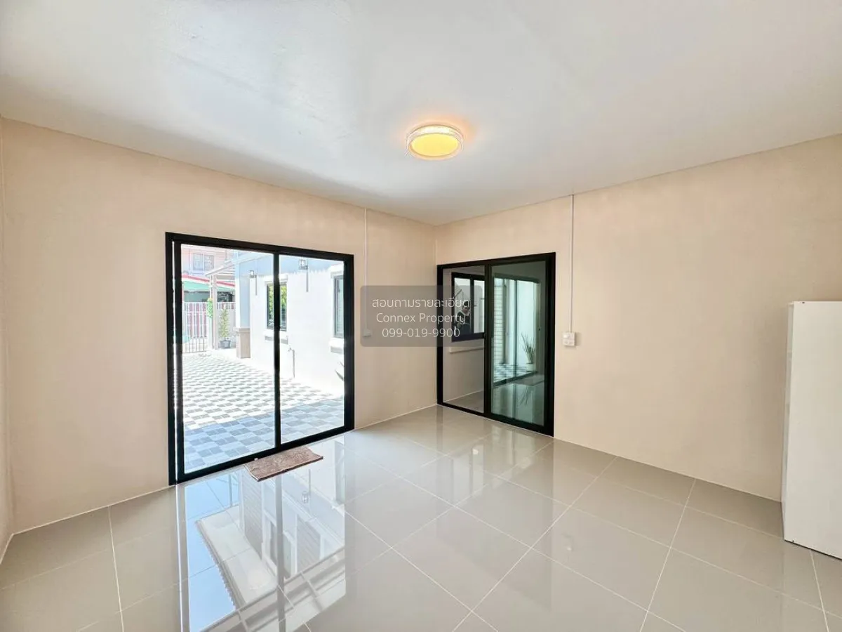 For Sale Townhouse/Townhome  , Baan Pruksa 33 Bangbuathong , newl