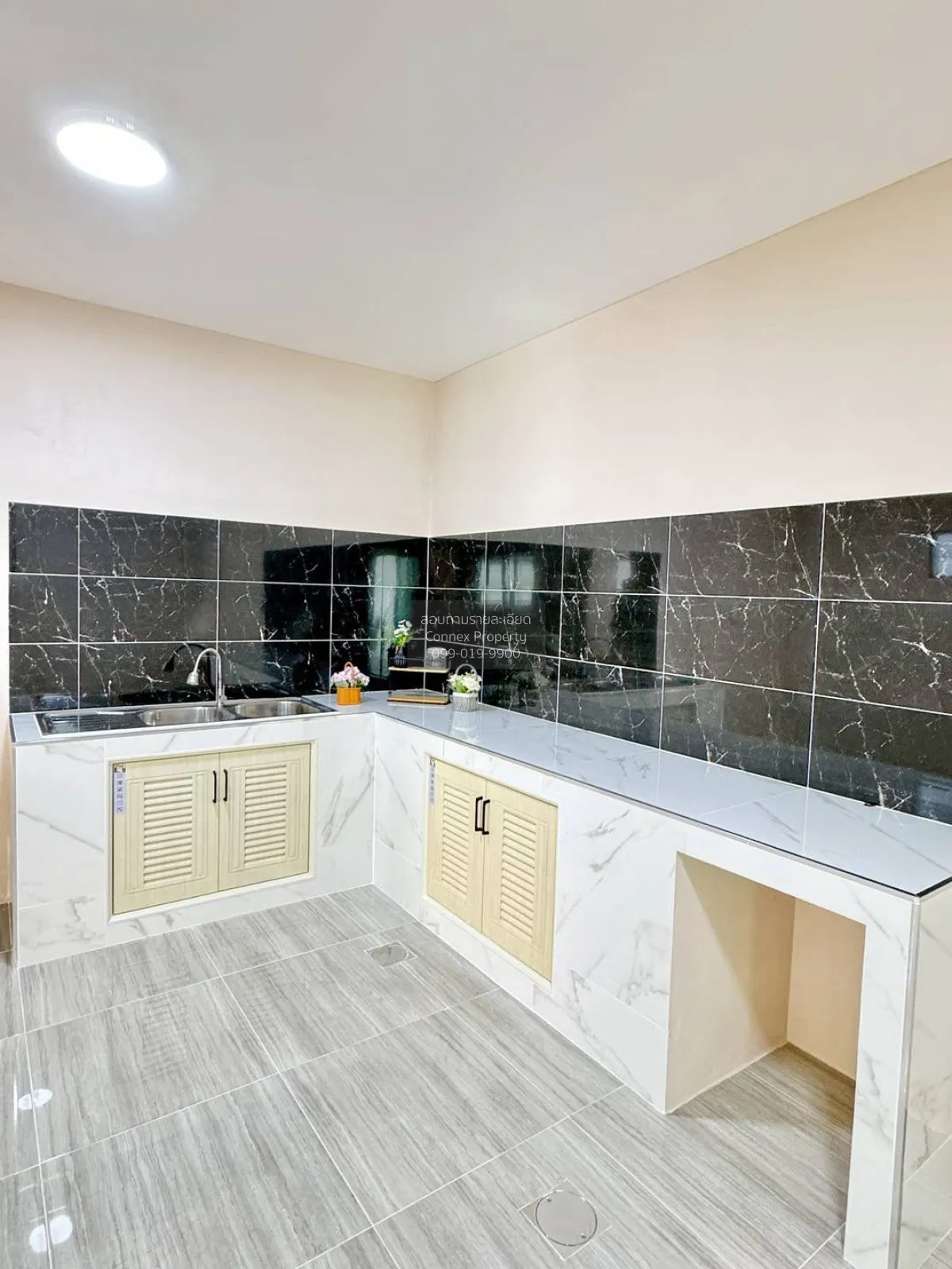 For Sale Townhouse/Townhome  , Baan Pruksa 33 Bangbuathong , newl
