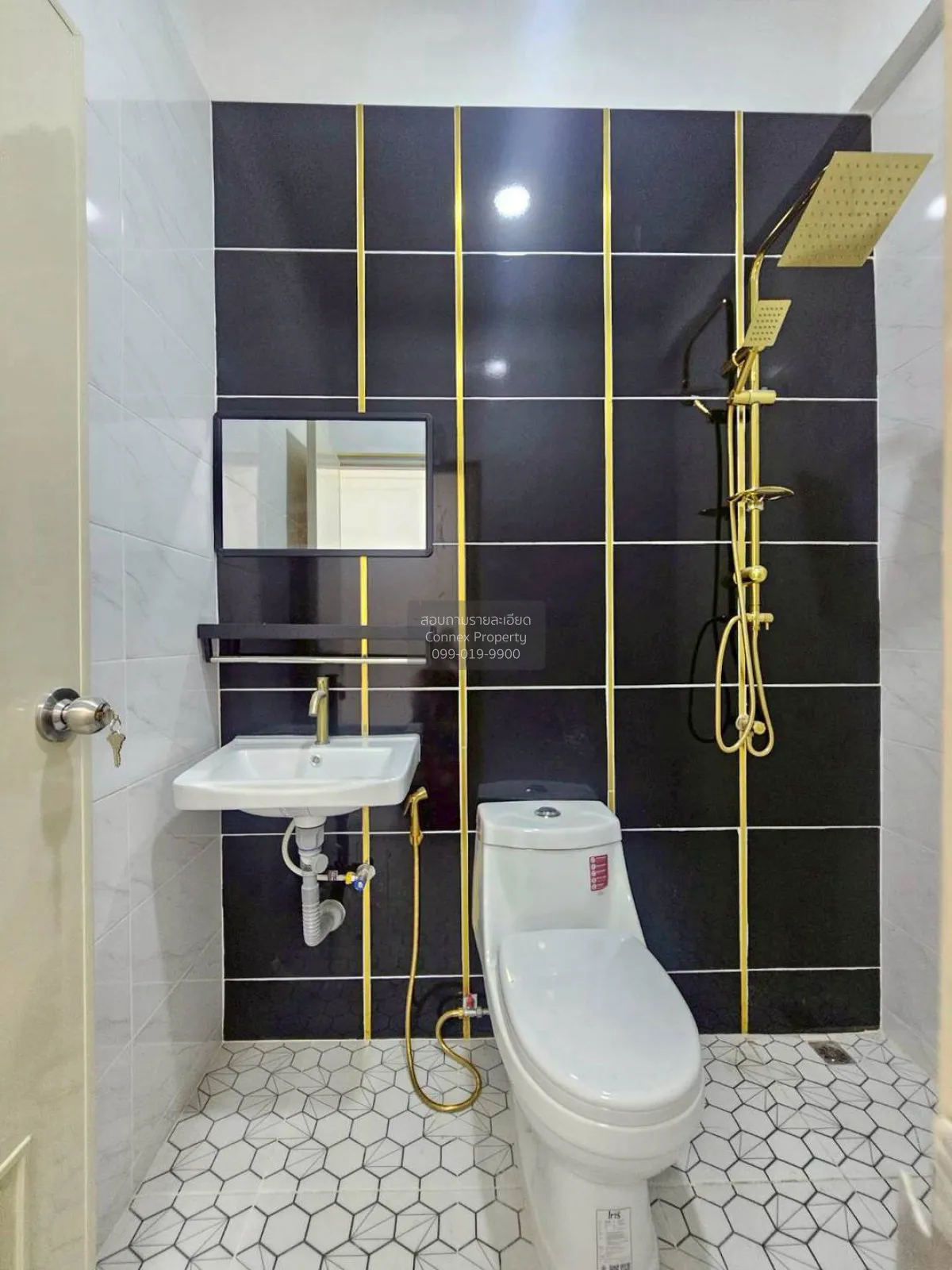 ขายทาวน์เฮ้าส์/ทาวน์โฮม  บ้านเต็มรัก รีโนเวทใหม่ บางคูรัด บางบัวท