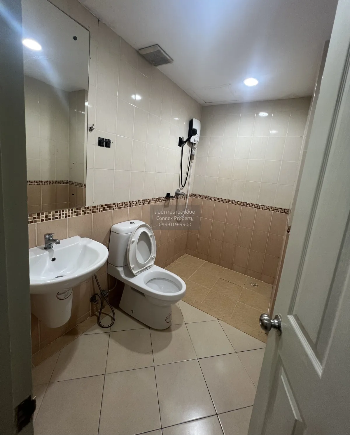 For Sale Townhouse/Townhome  , Baan Klang Muang The Paris Rama 9-