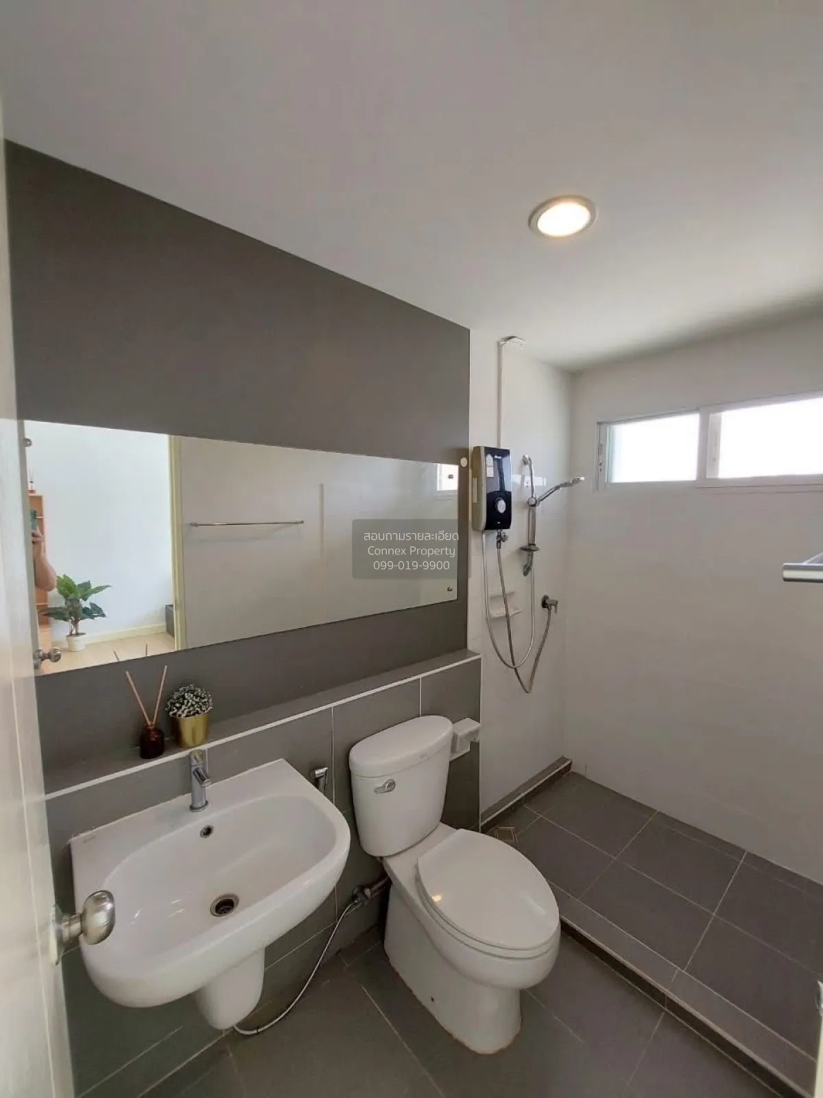 For Sale Townhouse/Townhome  , Indy Prachauthit 90-3 , Thung Khu 