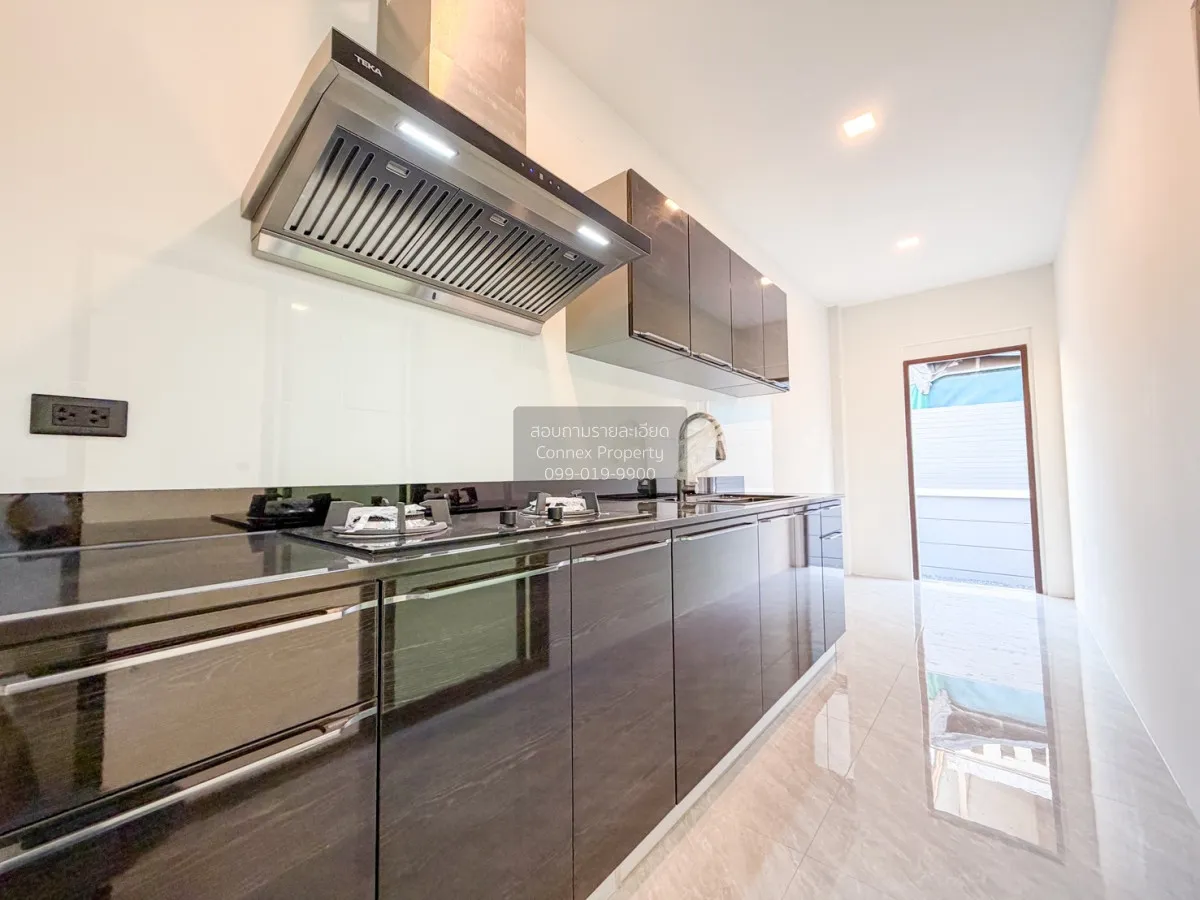 For Sale House , Laddarom Pinklao , corner unit , Bang Khu Wiang 