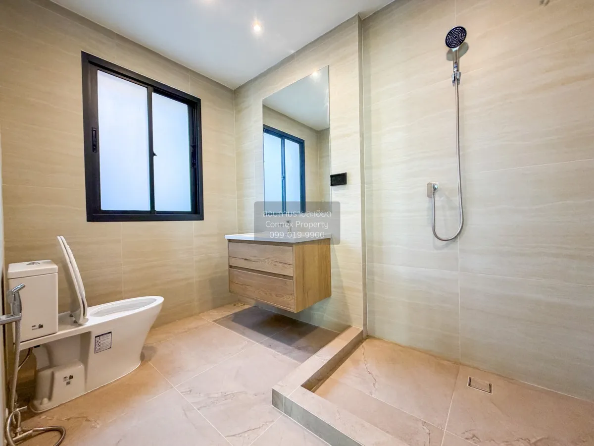 For Sale House , Laddarom Pinklao , corner unit , Bang Khu Wiang 