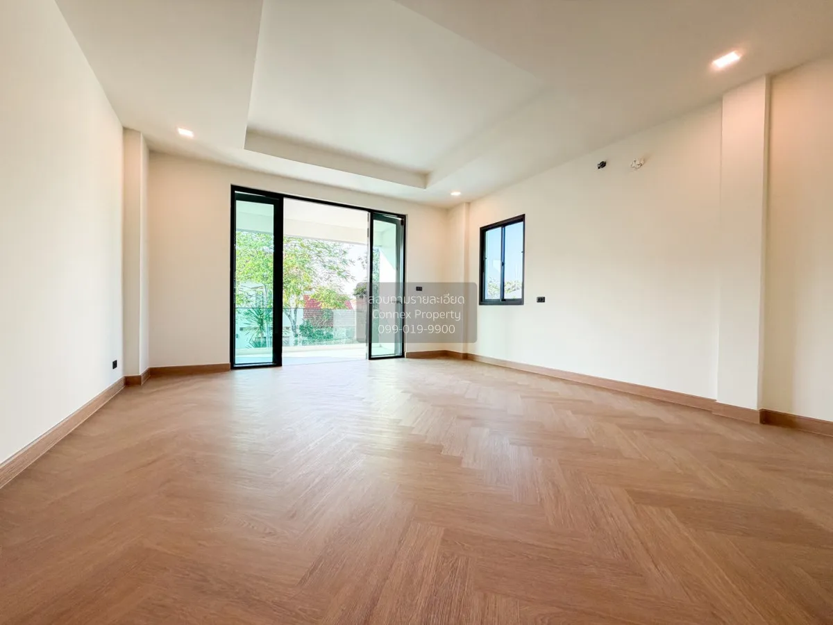 For Sale House , Laddarom Pinklao , corner unit , Bang Khu Wiang 