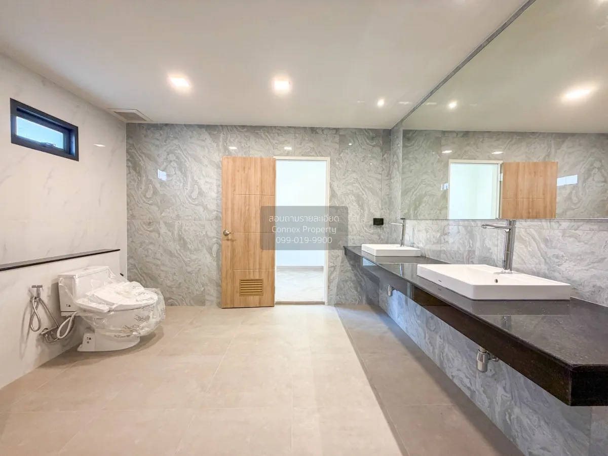 For Sale House , Laddarom Pinklao , corner unit , Bang Khu Wiang 