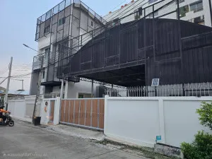 ขายโฮมออฟฟิศ 4 ชั้น นาคนิวาส 37 แยก 4 ลาดพร้าว เขต ลาดพร้าว กรุงเทพ CX-154816