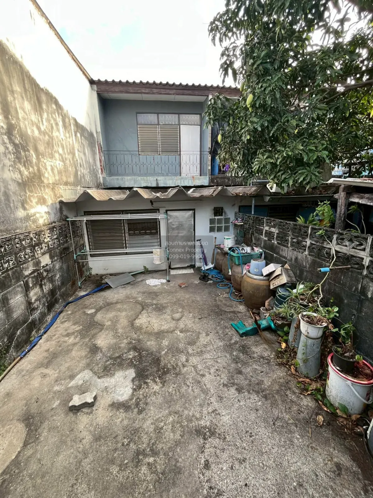 Two-story townhouse for sale in Soi Phonsawang Niwet Village, The