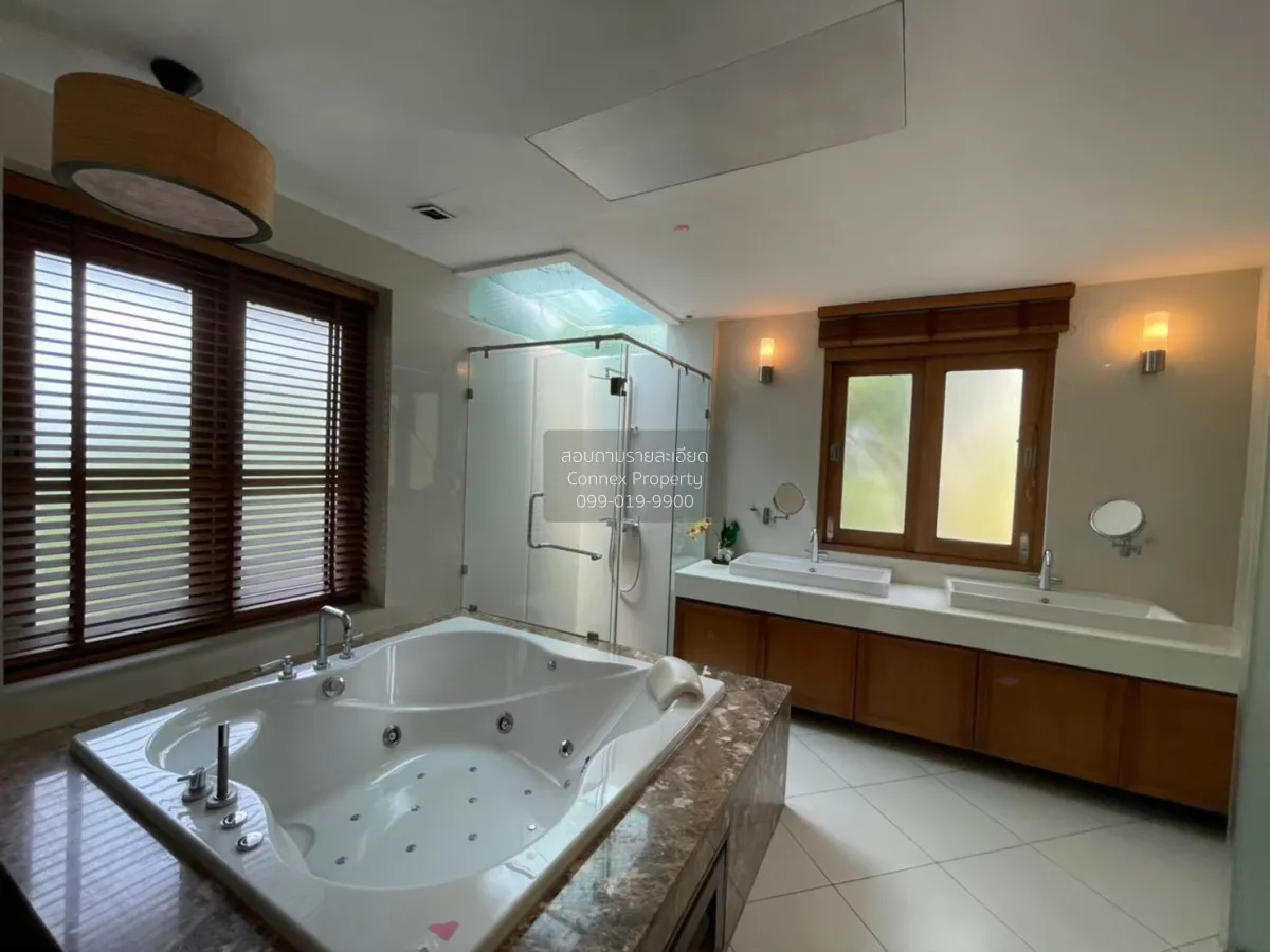 For Sale Private villa on North Pattaya beach with private pool. 