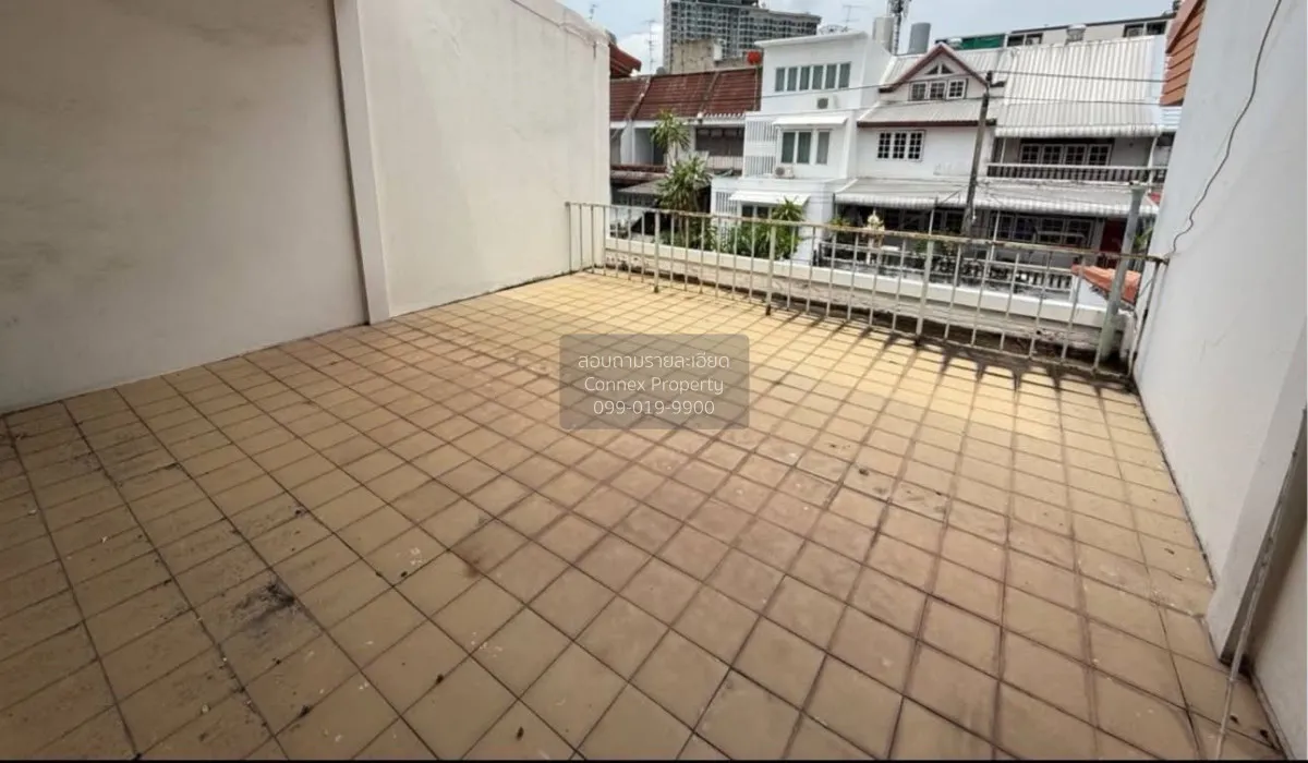 For Sale 2 Storey townhouse in Sena Nikhom 1 Soi 3 ,Bangkok. , La
