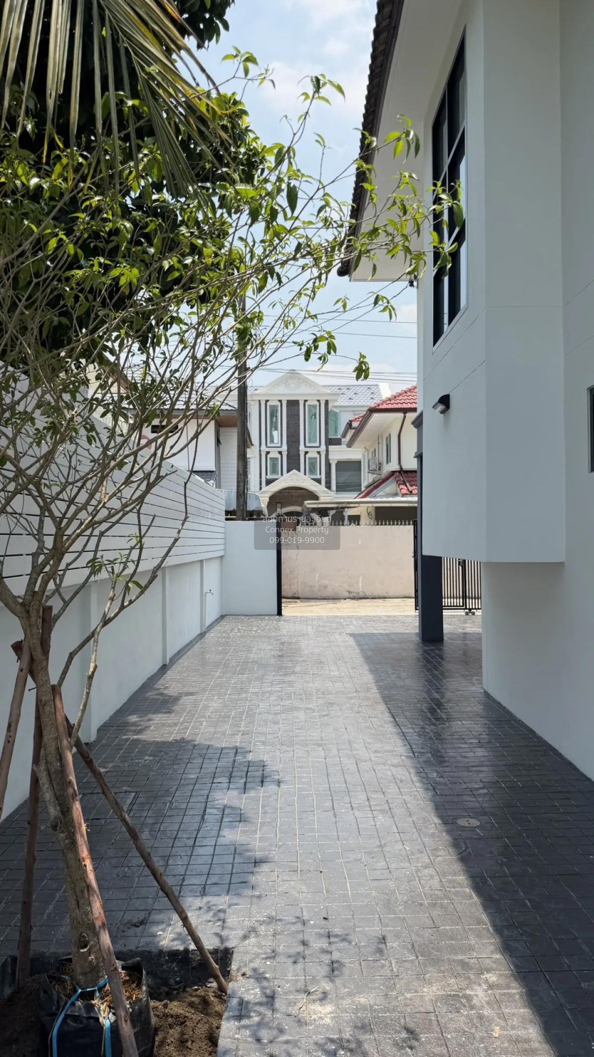 For Sale House , Thong Sathit Villa 5 , wide frontage , newly ren 4